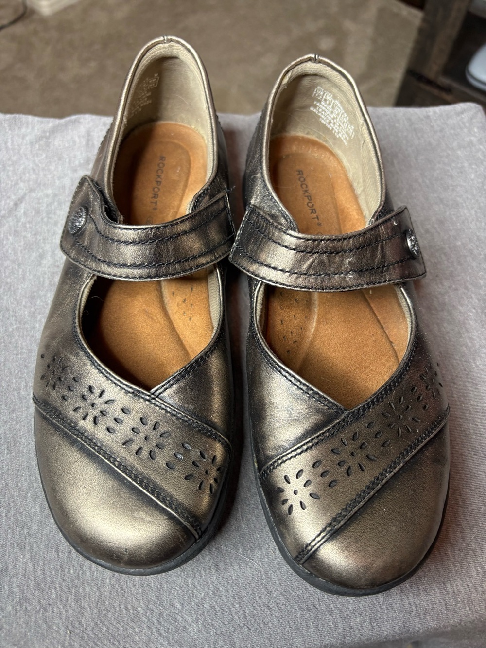 Rockport Metallic Daisey Mary Jane Flats Gold Distressed color Size 7.5 Comfort